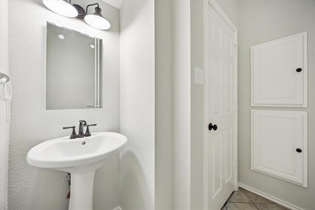 Building Photo - 15405 Montoya Cove