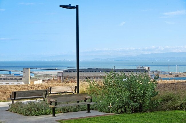 Building Photo - 52 Kirkwood Ave