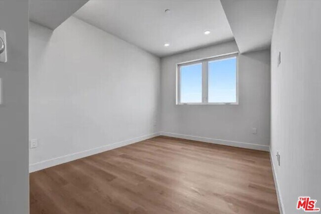 Building Photo - 8867 Alcott St