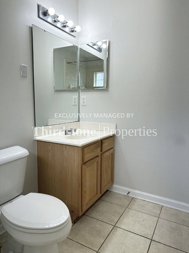Building Photo - 1051 Moosehead Dr
