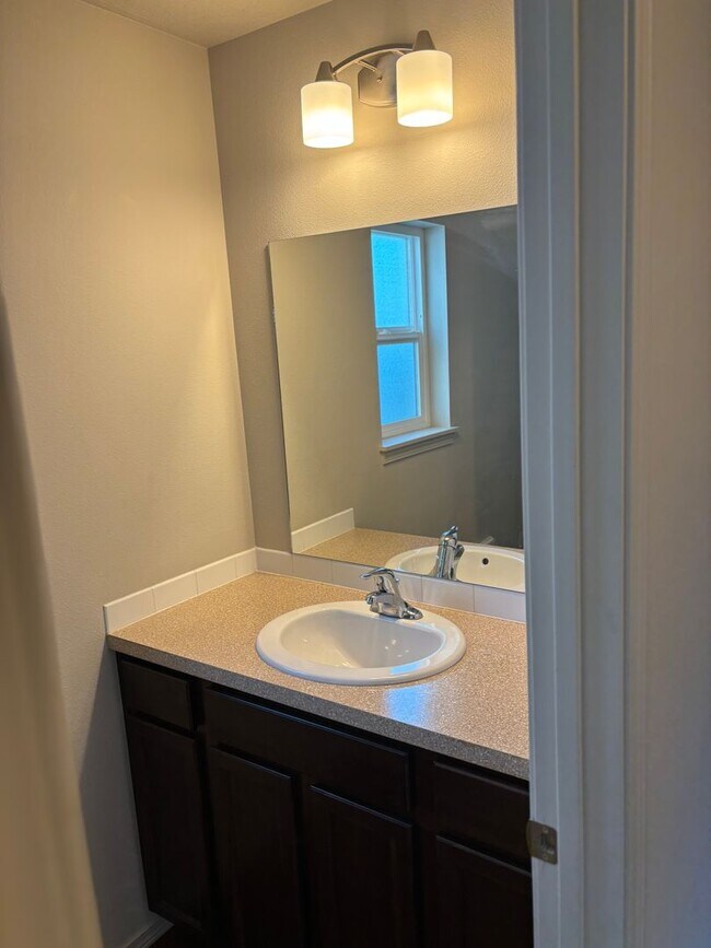 Building Photo - 1382