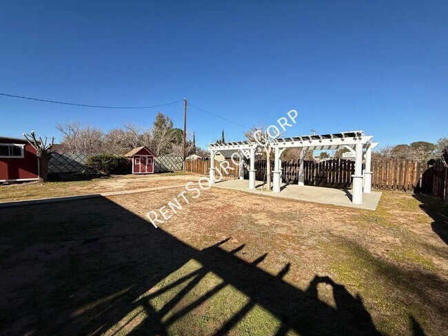 Building Photo - 4827 W Ave L 6