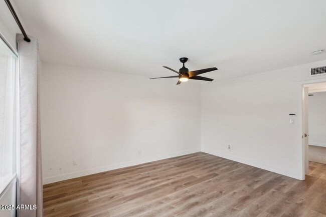 Building Photo - 3701 W Evans Dr