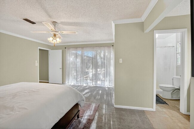 Building Photo - 3210 Cimmaron Ave