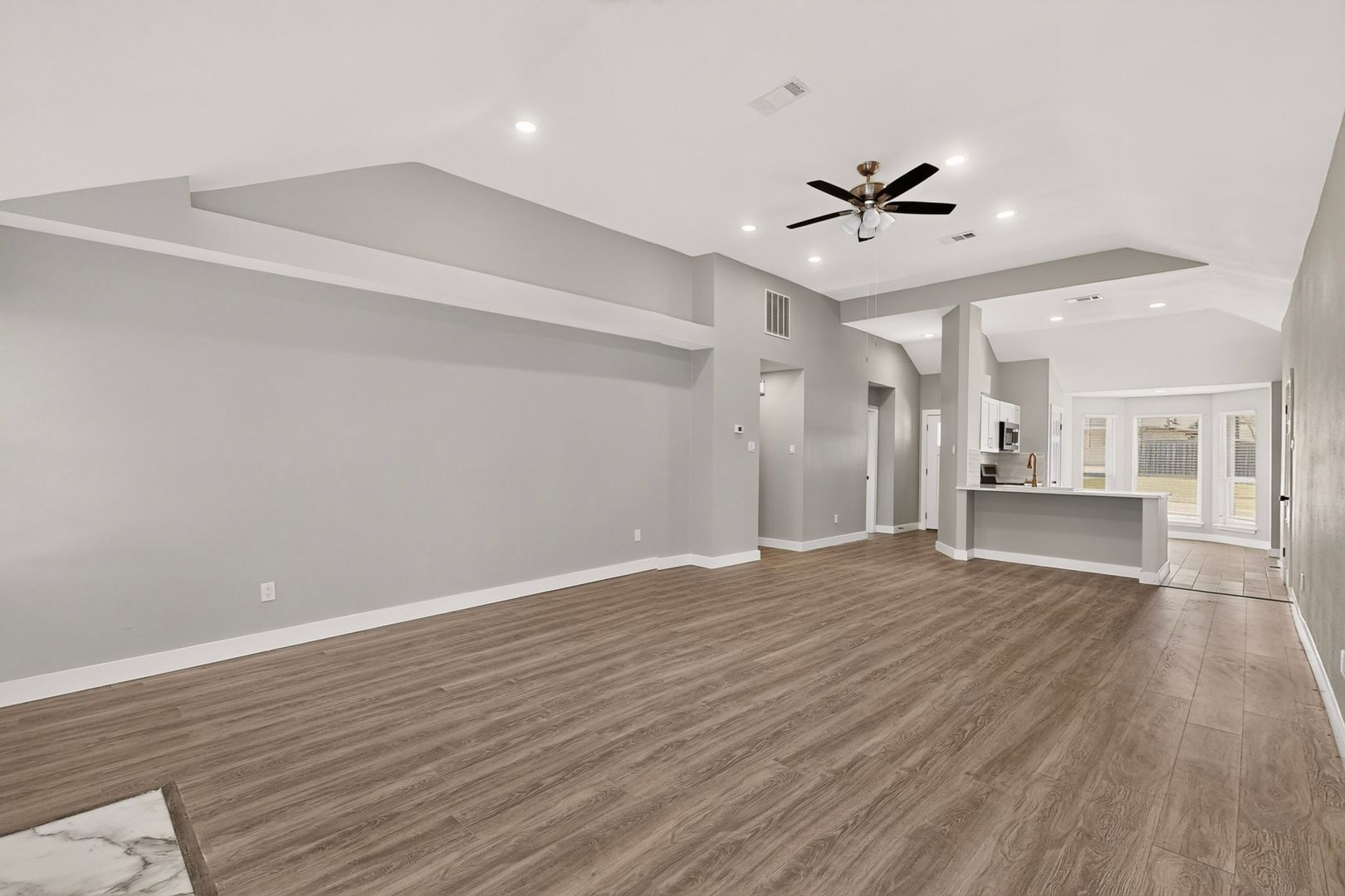 Building Photo - 3604 Lily Ln