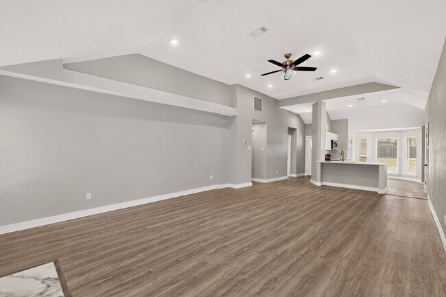 Building Photo - 3604 Lily Ln