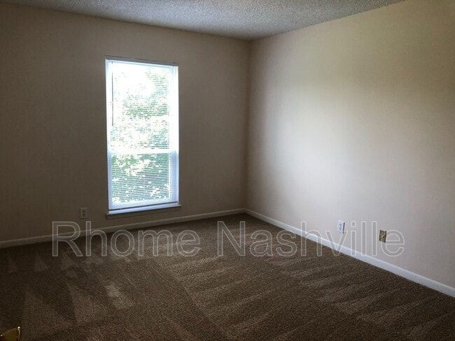 Building Photo - 515 Basswood Ave