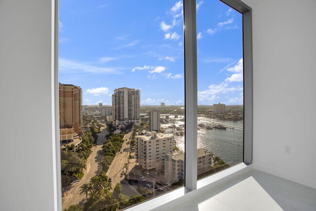 Building Photo - 153 N Seabreeze Blvd