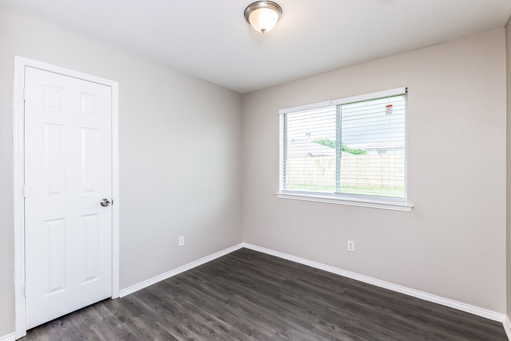 Building Photo - 2500 Ensenada Ln