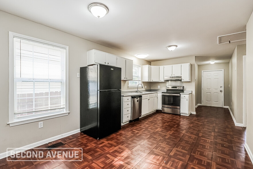 Building Photo - 1831 W Ormsby Ave