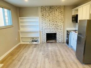 Building Photo - Recently Renovated Micro One Bedroom Apartment! May 1 move in!