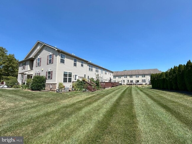 Building Photo - 122 Providence Ln