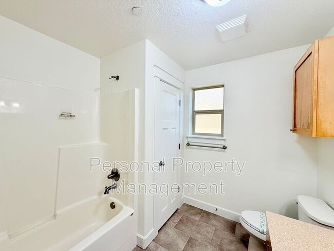 Building Photo - 3368 NW 47th Dr