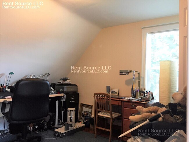 Building Photo - 15 Sargent Ave