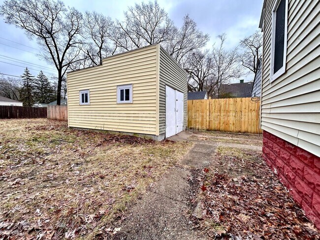 Building Photo - 2174 Continental St