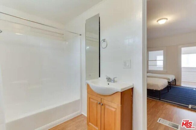 Building Photo - 1228 Fedora St