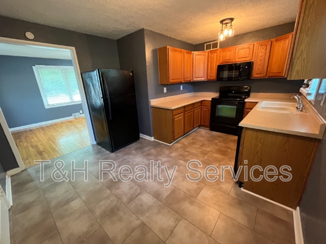 Building Photo - 8918 Birch St