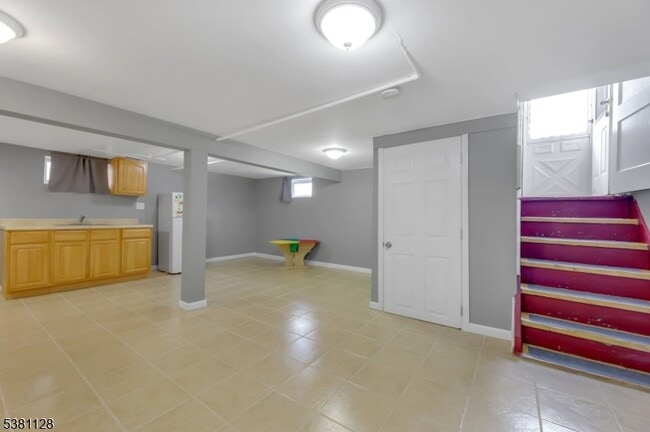 Building Photo - 13-35 4th St