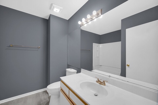 Building Photo - 439 Valley Forge Ct