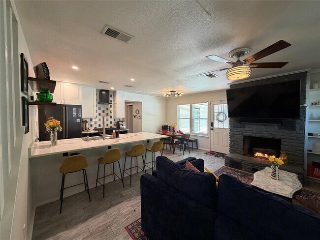 Building Photo - 2626 Baxter Dr