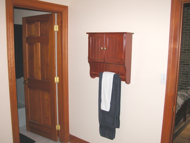 Building Photo - 324 Little Falls St