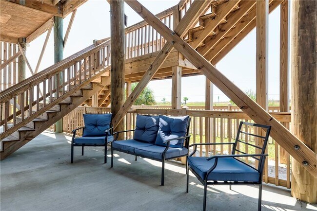 Building Photo - 1913 Cadillac Ave