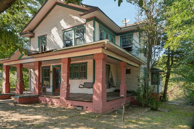 Building Photo - 305 W Court St