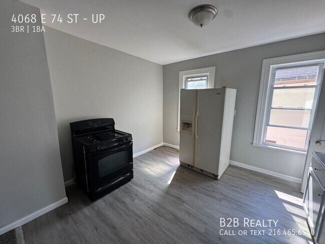 Building Photo - 4068 E 74th St