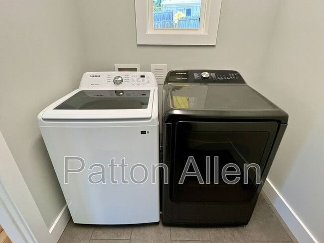 Building Photo - 308 London Rd