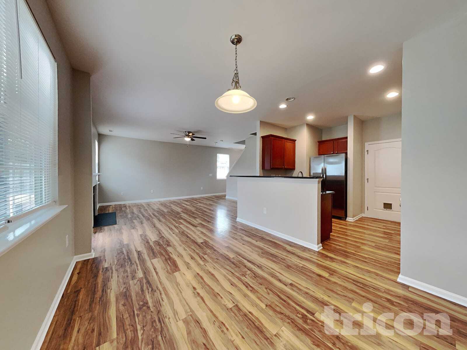 Building Photo - 1304 Lombar St