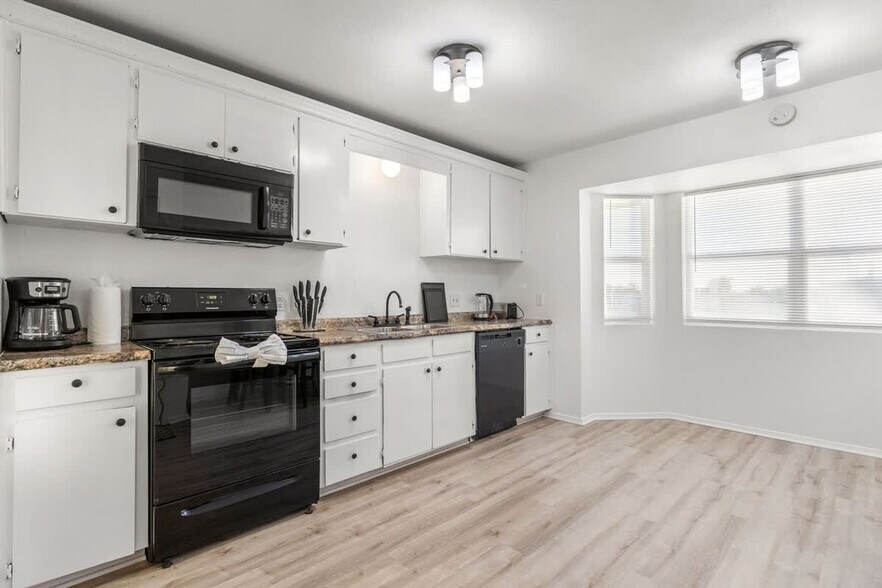 Building Photo - 3313 Chisholm Trail