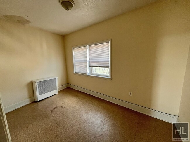 Building Photo - Oliver Avenue