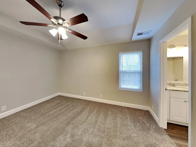 Building Photo - 915 Red Feather Trail