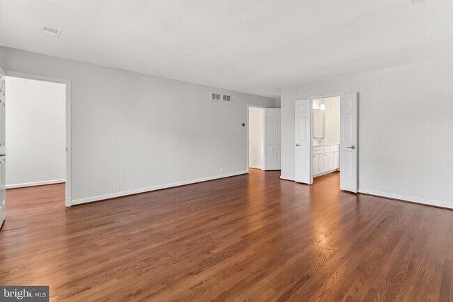 Building Photo - 6294 Dunaway Ct