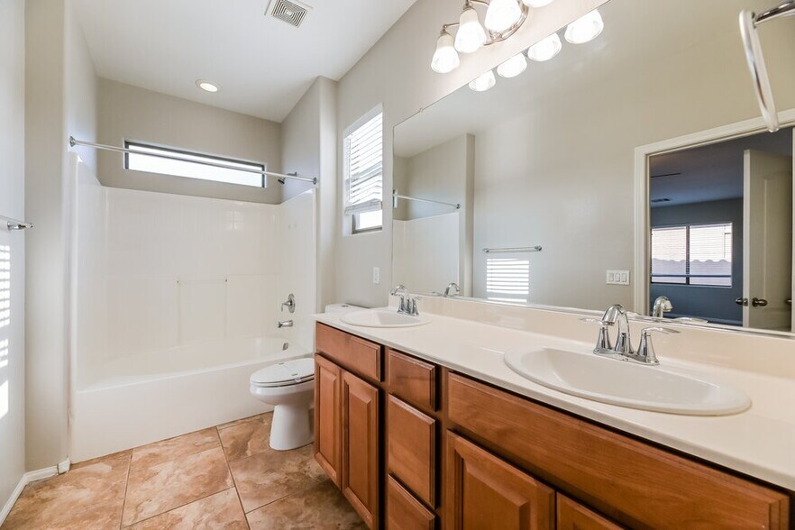 Building Photo - 681 Calamus Palm Pl