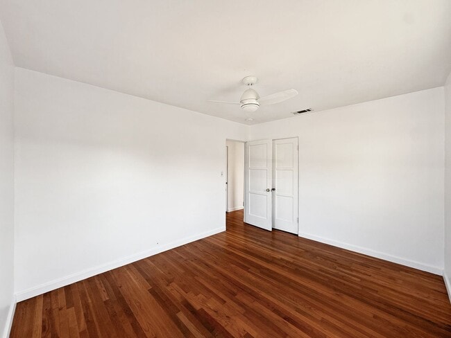 Building Photo - Charming 3BR Home with Expansive Backyard ...
