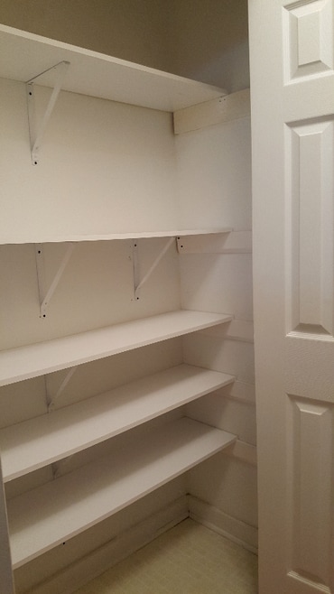 Building Photo - 627 Windcrest Dr