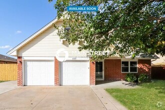 Building Photo - 1113 N Patterson Dr