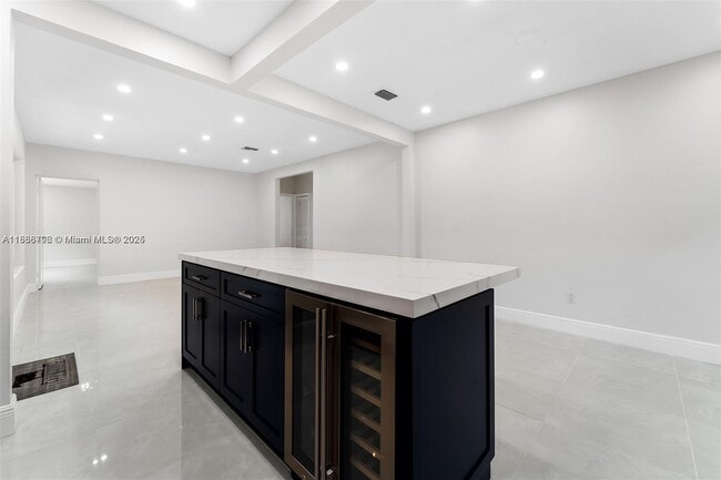 Building Photo - 555 SW 51st Ave