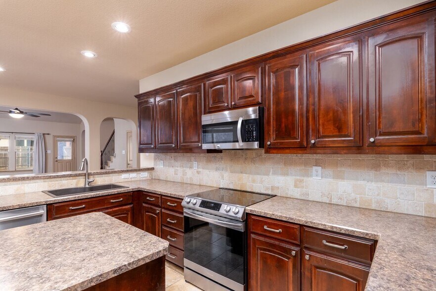 Building Photo - 4505 Shagbark Dr
