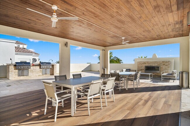 Building Photo - 101 S Fort Lauderdale Beach Blvd