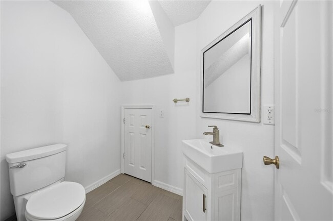 Building Photo - 18117 Paradise Point Dr