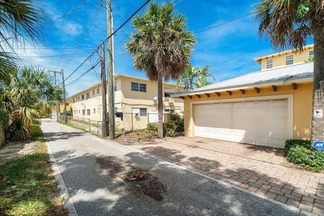 Building Photo - 811 S Federal Hwy