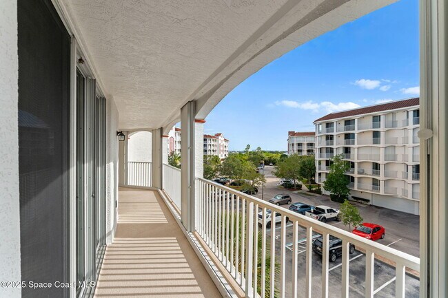Building Photo - 821 Del Rio Way