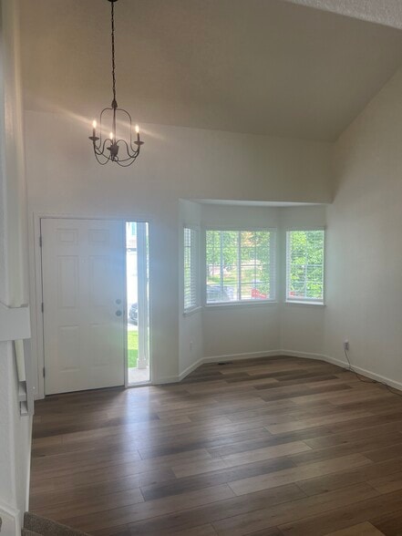Building Photo - 5407 Wolf St