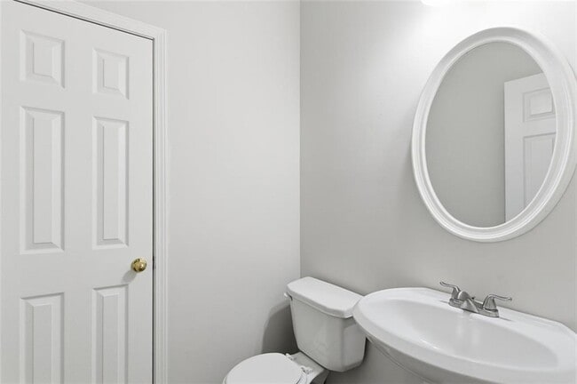 Building Photo - 43 Golden Pine Rd SW