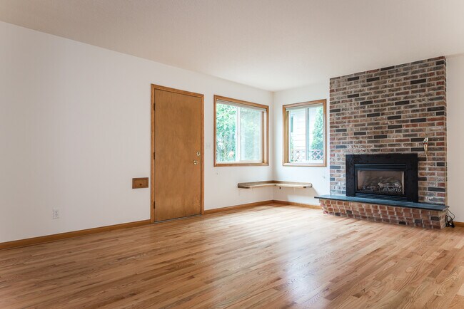 Building Photo - 3387 SE 10th Ave