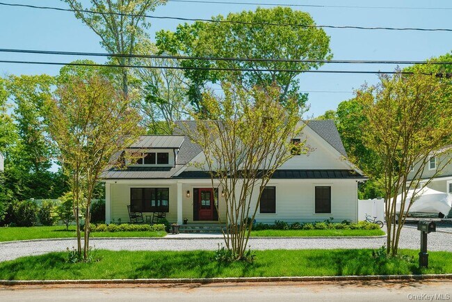 Building Photo - 4525 S Harbor Rd