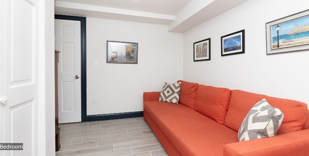 Building Photo - 8 Alveston St