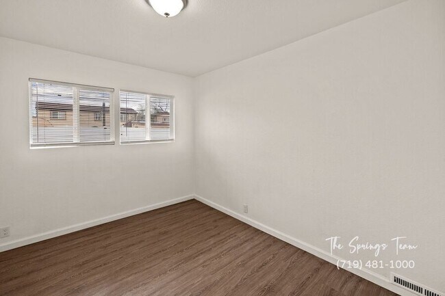 Building Photo - 1216 Pando Ave